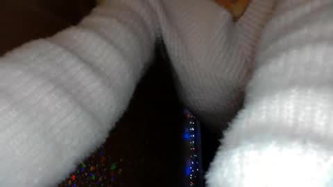 Snapshot of elenaza chatting on 10.18.25 elenaza online show from 10.18.25