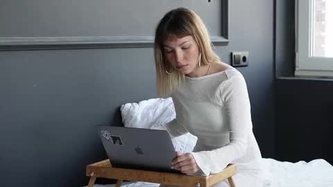 Eleonora online show from 09.17.25