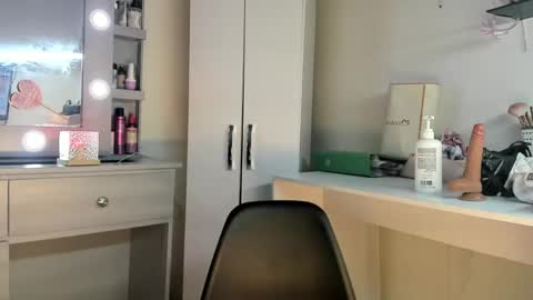 elettra_bennet online show from 05.19.26