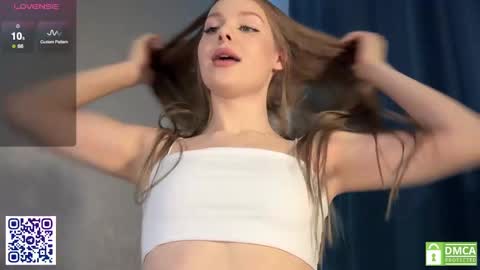 Elizabeth Lizi online show from 01.18.25