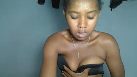 elia011 online show from 01.14.25