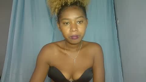 elia011 online show from 01.15.25