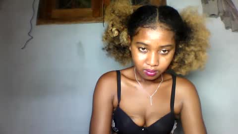 elia011 online show from 01.26.25