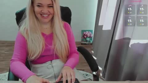 Ella online show from 09.17.25