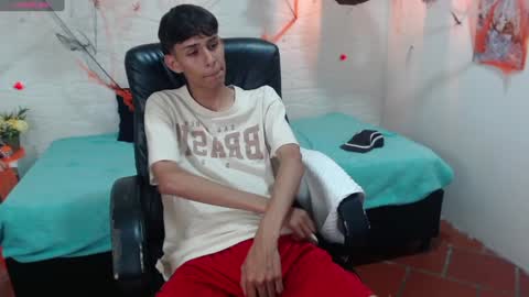 E L I A S online show from 12.04.24