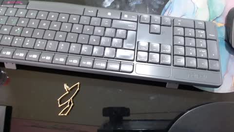 E L I A S online show from 12.12.24