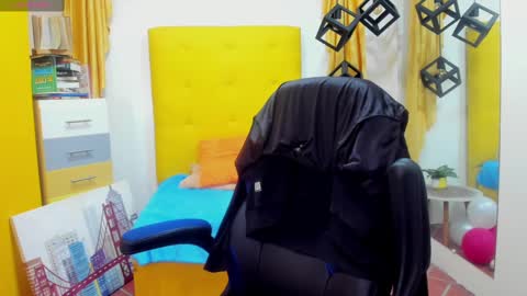 E L I A S online show from 02.19.25