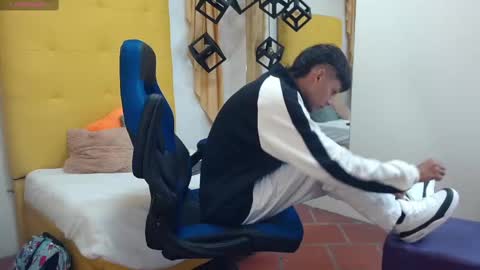 E L I A S online show from 03.04.25