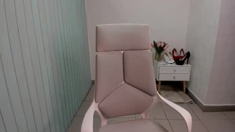 Snapshot of elieiza_xo chatting on 09.19.25 elieiza_xo online show from 09.19.25