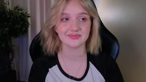 Ellie online show from 03.12.26