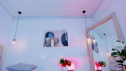 E L I I Z A B E T H   online show from 12.11.24