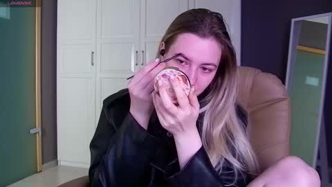 Elina online show from 09.16.25