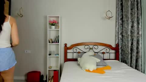 Snapshot of elina_syui chatting on 05.24.26 CutieJune online show from 05.24.26