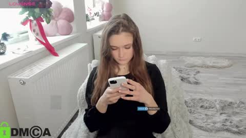 Snapshot of elina_x chatting on 04.21.26 elina_x online show from 04.21.26