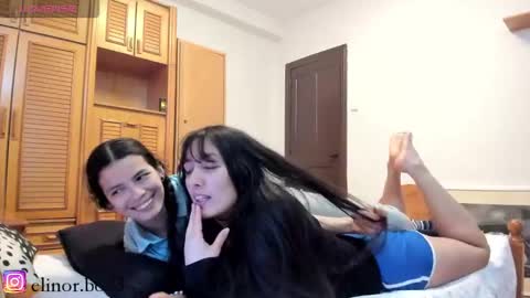 Snapshot of elinor_bo chatting on 01.13.25 paula onlyfns online show from 01.13.25