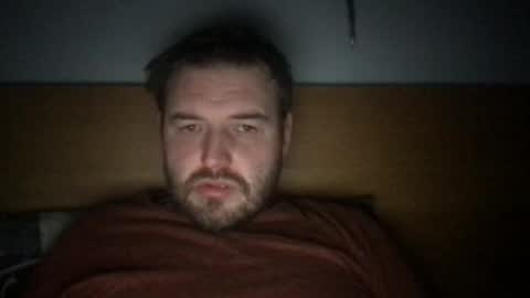 Snapshot of eliot26 chatting on 01.12.25 e26 online show from 01.12.25