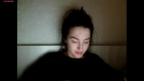 elisa_dove208 online show from 12.17.25