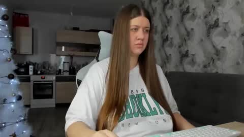 Aletta Oushen online show from 12.22.25