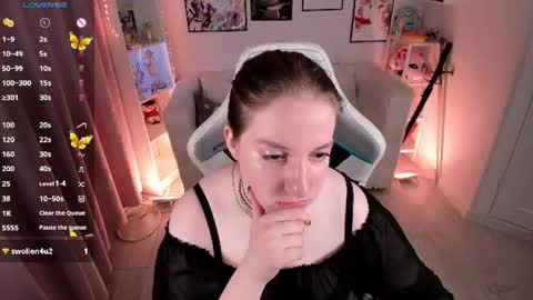 Snapshot of elisabeth_binder chatting on 07.10.26 your sweet Lisa online show from 07.10.26