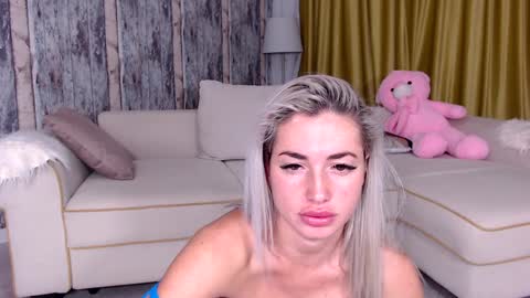 elisabeth_jason online show from 01.20.25