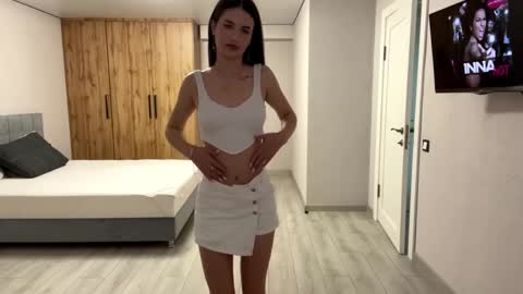 Snapshot of elisabethaltimus chatting on 04.25.26 Elisa online show from 04.25.26