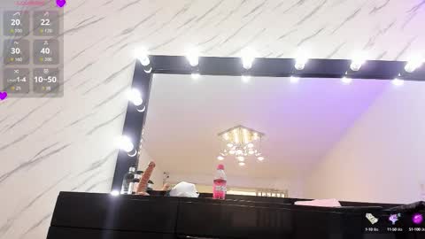 Snapshot of elisabethmassey chatting on 10.15.25 Liss online show from 10.15.25