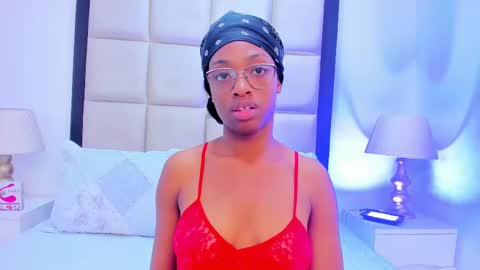 Snapshot of elisabettamonroy chatting on 09.24.25 elisabettamonroy online show from 09.24.25