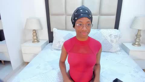 Snapshot of elisabettamonroy chatting on 10.02.25 elisabettamonroy online show from 10.02.25