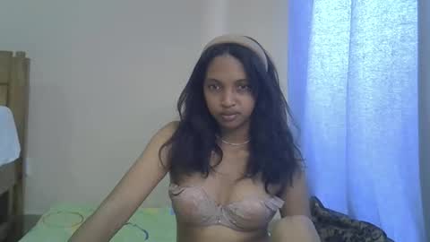 Snapshot of elisah01 chatting on 03.23.26 elisah01 online show from 03.23.26