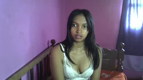Snapshot of elisah01 chatting on 04.11.26 elisah01 online show from 04.11.26