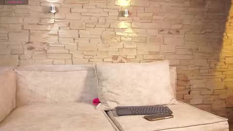 Snapshot of elise_diamond chatting on 06.27.26 Elise diamond online show from 06.27.26