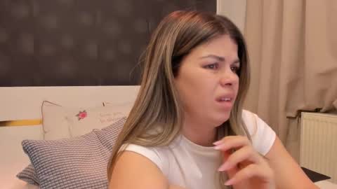 Elly online show from 03.24.26