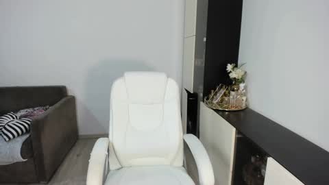 Elisa  Promotion   online show from 02.20.25