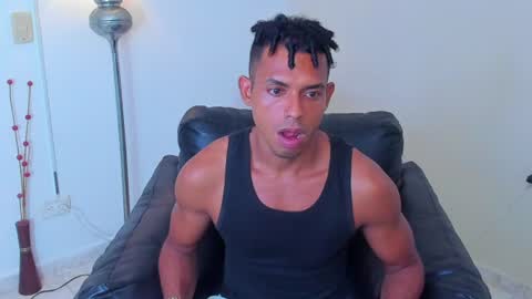 Snapshot of elite__models chatting on 06.29.26 Valentino Konny y Jhon online show from 06.29.26