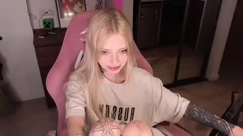 Snapshot of eliza_sadcat chatting on 03.26.26 Elizabeth online show from 03.26.26