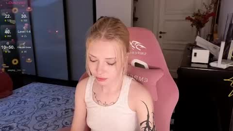 Snapshot of eliza_sadcat chatting on 05.13.26 Elizabeth online show from 05.13.26