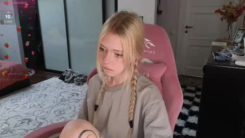 Snapshot of eliza_sadcat chatting on 05.25.26 Elizabeth online show from 05.25.26
