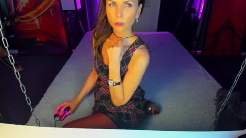 Elizabethangel online show from 03.10.25