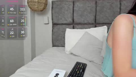 Snapshot of elizabeth_20_ chatting on 10.25.25 elizabeth online show from 10.25.25