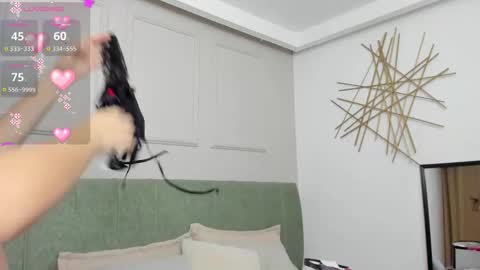 Snapshot of elizabeth_20_ chatting on 11.12.25 elizabeth online show from 11.12.25