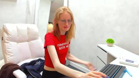 Elizabeth online show from 03.05.25