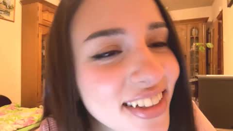 Snapshot of elizabethrabin chatting on 11.13.25 Mia online show from 11.13.25