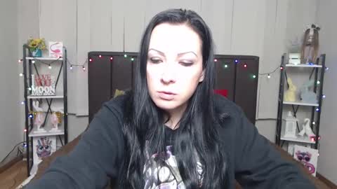 ElizabethSho online show from 01.21.25