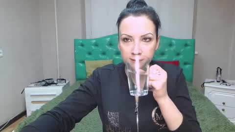 ElizabethSho online show from 01.26.25