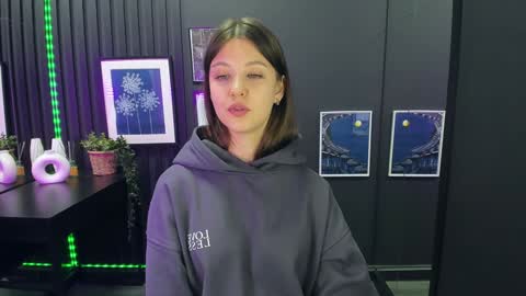 Eliza online show from 12.10.24