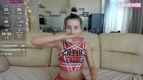 Snapshot of elizsweet chatting on 02.19.25 Eliz online show from 02.19.25