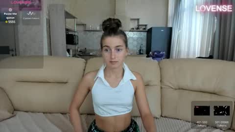 Snapshot of elizsweet chatting on 03.04.25 Eliz online show from 03.04.25