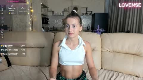 Snapshot of elizsweet chatting on 03.10.25 Eliz online show from 03.10.25