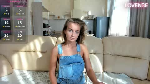 Snapshot of elizsweet chatting on 09.10.25 Eliz online show from 09.10.25