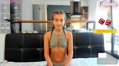 Snapshot of elizsweet chatting on 10.04.25 Eliz online show from 10.04.25